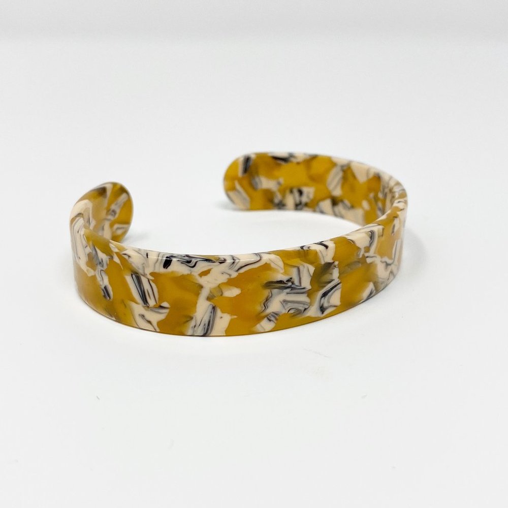 Medium Cuff in Amber